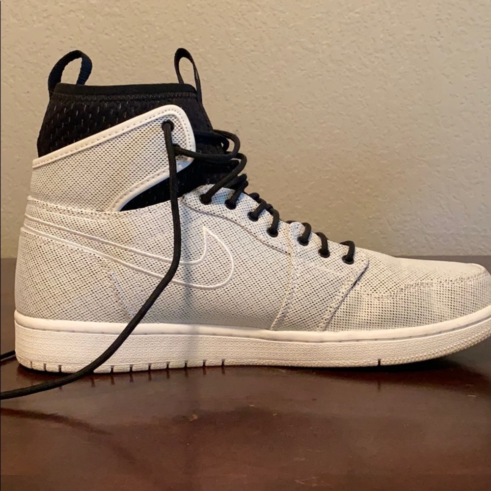 Air Jordans Ultra High White Gold.